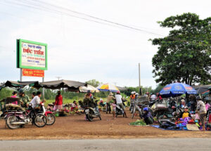 Chợ k8 có nên lập ở cầu Kênh Đông không?