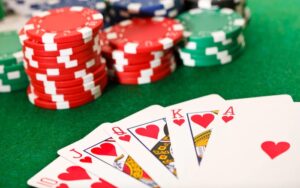 Đánh poker: Tìm hiểu chi tiết về cách chơi và quy tắc chơi