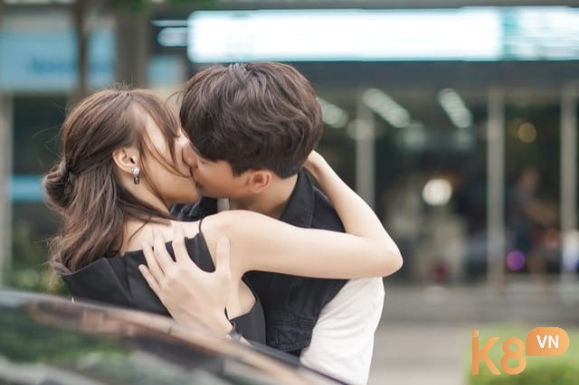 Mơ thấy hôn crush là điềm tốt