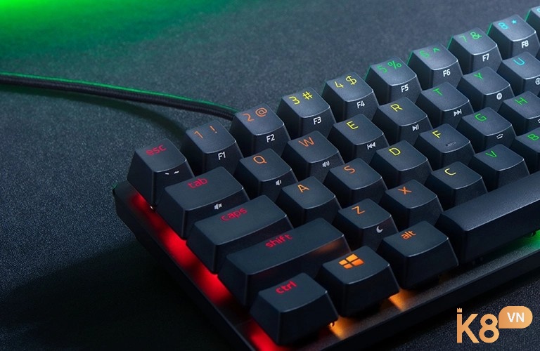 Razer Huntsman Mini nhỏ gọn với 60% kích thước của bàn phím thông thường